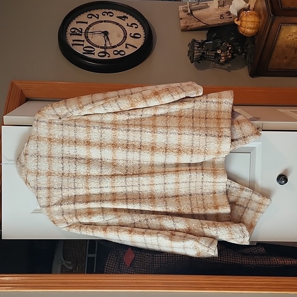 Coat - Picture 4 of 7